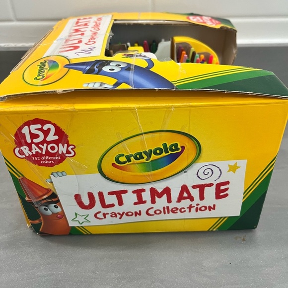 Crayola Ultimate Crayon Collection - 152 Count  NIB - Picture 3 of 10